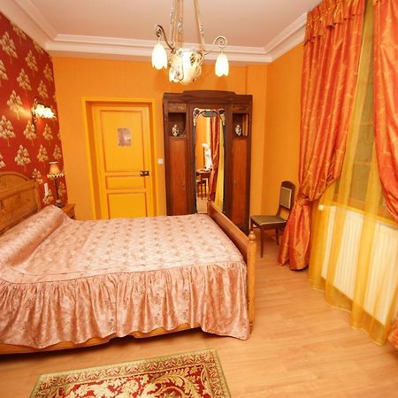 Bed and Breakfast Le Manoir Des Arts Saint-Samson-de-Bonfossé Exterior foto